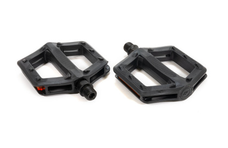 Педали TRIX PLATFORM пластиковые, 107x102,5мм, резьба 9/16", с шипами, черные